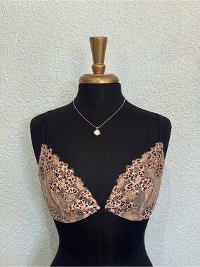 Victoria's Secret Pink Blush Lace Plunge Bra